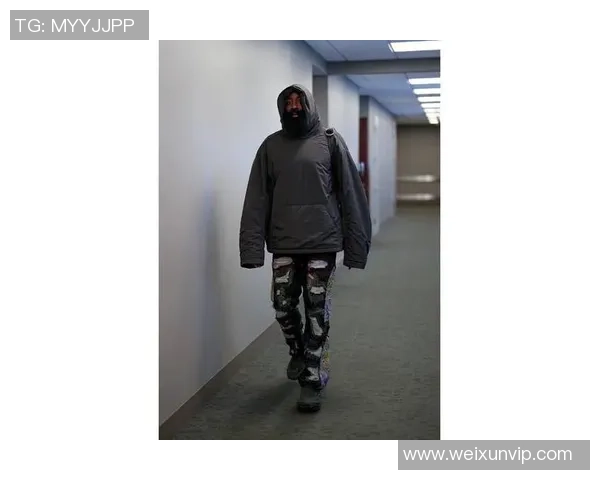 球星穿搭风潮：足球场上的时尚与个性展示